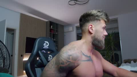 Erik online show from January 6, 10:37 pm