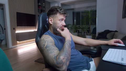 Erik online show from January 20, 7:25 pm