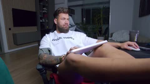 Erik online show from March 7, 8:11 pm