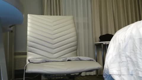 Snapshot of enthusiest chatting on December 4, 2:10 am Enthusiest online show from December 4, 2:10 am