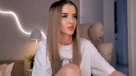 entya online show from February 3, 9:14 am