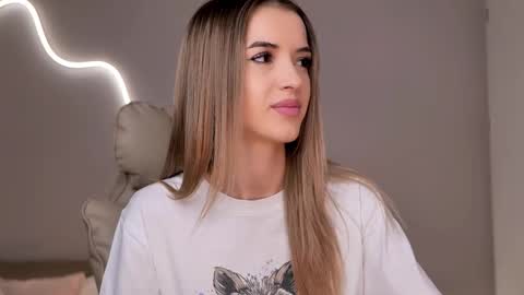 entya online show from February 5, 7:35 am