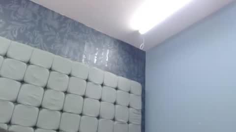 Snapshot of eny_dirty chatting on December 11, 9:23 pm Enny Dirty online show from December 11, 9:23 pm