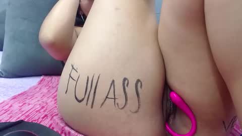 Snapshot of eny_dirty chatting on January 9, 8:11 pm Enny Dirty online show from January 9, 8:11 pm