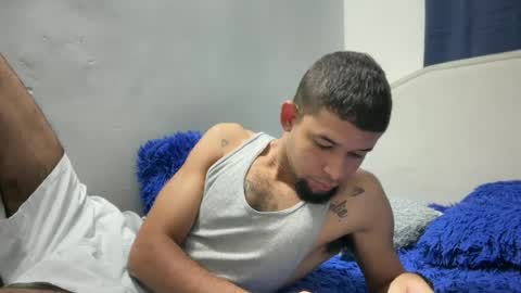 Snapshot of enyel_100 chatting on June 17, 1:30 am enyel_100 online show from June 17, 1:30 am