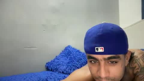 Snapshot of enyel_100 chatting on June 18, 9:14 am enyel_100 online show from June 18, 9:14 am