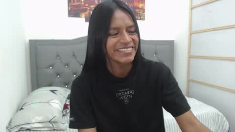 Snapshot of enyelin chatting on October 4, 12:47 pm Enyenlina online show from October 4, 12:47 pm