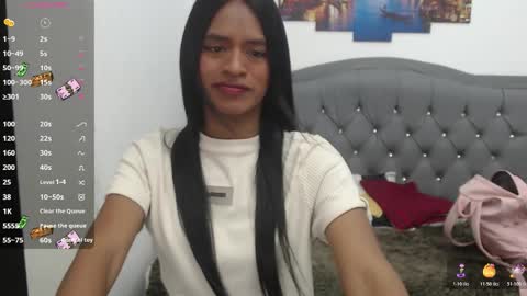 Snapshot of enyelin chatting on November 15, 12:34 pm Enyenlina online show from November 15, 12:34 pm