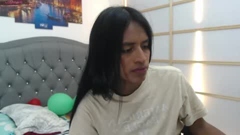 Snapshot of enyelin chatting on May 5, 10:18 pm Enyenlina online show from May 5, 10:18 pm
