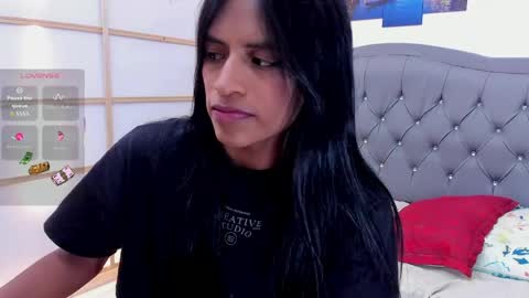 Snapshot of enyelin chatting on June 5, 10:37 pm Enyenlina online show from June 5, 10:37 pm