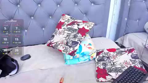 Snapshot of enyelin chatting on June 14, 2:30 pm Enyenlina online show from June 14, 2:30 pm