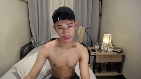 Snapshot of enzinoxx2024 chatting on February 14, 9:22 pm enzo online show from February 14, 9:22 pm