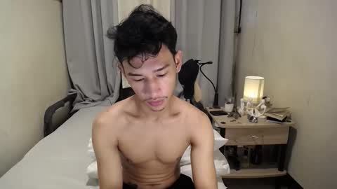 Snapshot of enzinoxx2024 chatting on February 17, 1:02 am enzo online show from February 17, 1:02 am