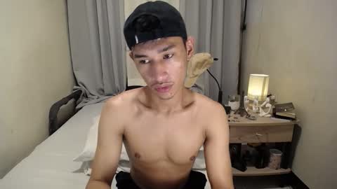 Snapshot of enzinoxx2024 chatting on February 24, 5:38 am enzo online show from February 24, 5:38 am