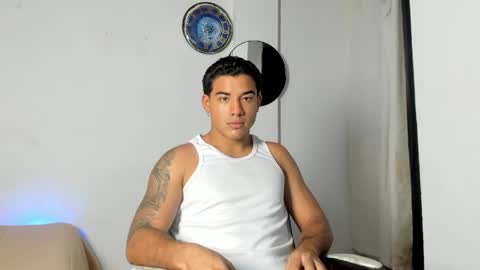 Snapshot of enzo_corleone chatting on April 27, 6:22 am enzo_corleone online show from April 27, 6:22 am