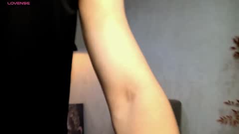Snapshot of enzo_steel chatting on June 5, 8:58 pm enzo_steel online show from June 5, 8:58 pm