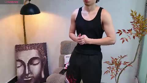 Snapshot of enzo_steel chatting on June 11, 11:19 am enzo_steel online show from June 11, 11:19 am