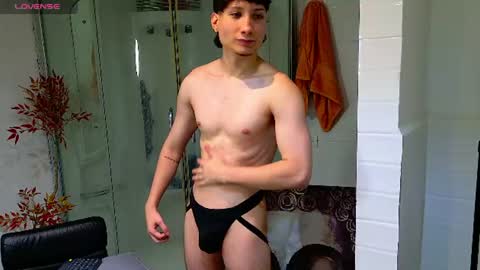Snapshot of enzo_steel chatting on June 18, 9:19 pm enzo_steel online show from June 18, 9:19 pm