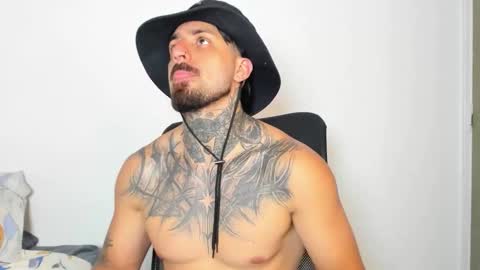 Enzo Aren online show from October 31, 11:28 pm