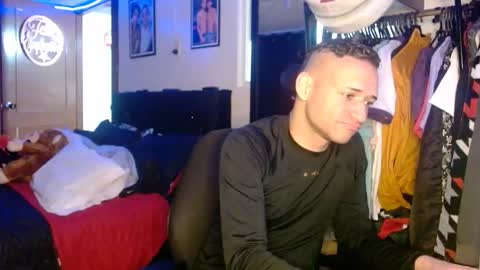 Snapshot of enzoyarack chatting on November 8, 2:12 am enzoyarack online show from November 8, 2:12 am