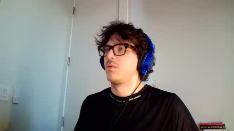 Snapshot of enzyme_ chatting on February 18, 8:36 pm enzyme_ online show from February 18, 8:36 pm