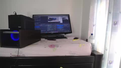 Snapshot of eolicasextwo chatting on January 14, 8:15 pm Eolicasextwo online show from January 14, 8:15 pm