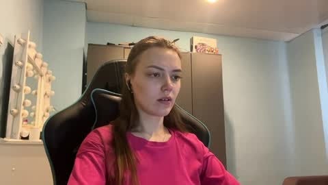 Lily online show from April 5, 4:20 am