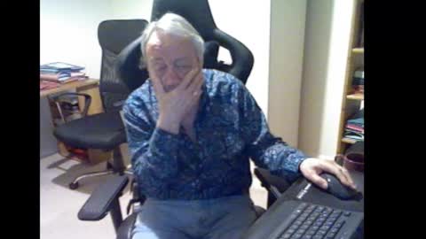 erasmus_d online show from November 22, 6:51 pm