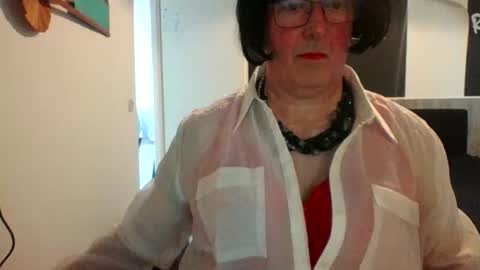 Snapshot of erbee62 chatting on April 20, 1:36 pm ErBee62 online show from April 20, 1:36 pm