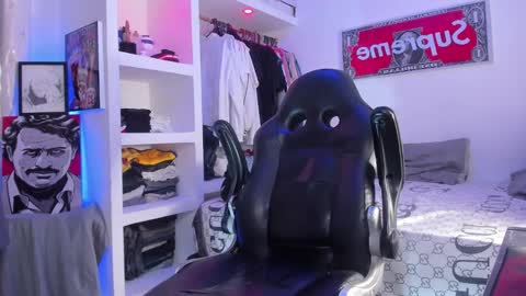 Tht BOSS Eren online show from October 10, 8:08 pm