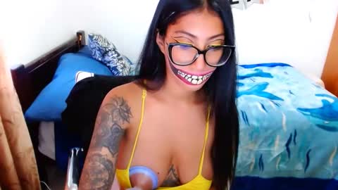 Snapshot of eren_mikasa chatting on October 3, 10:40 pm sofia online show from October 3, 10:40 pm