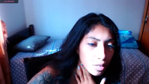 Snapshot of eren_mikasa chatting on November 10, 8:19 pm sofia online show from November 10, 8:19 pm