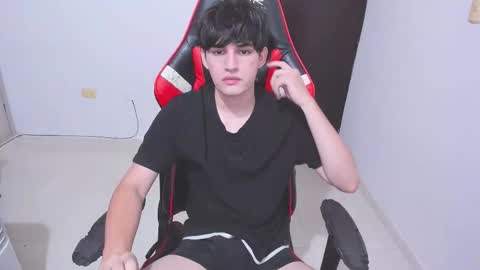 eren_tatakae online show from December 16, 2:27 am