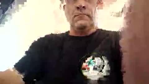 Snapshot of eric4698523103 chatting on April 16, 9:50 pm eric4698523103 online show from April 16, 9:50 pm