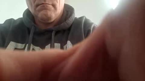 Snapshot of eric4698523103 chatting on April 19, 1:32 pm eric4698523103 online show from April 19, 1:32 pm