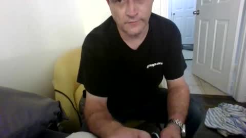 Snapshot of eric4698523103 chatting on June 4, 11:49 am eric4698523103 online show from June 4, 11:49 am