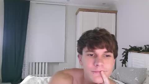 Eric Crush online show from December 17, 3:56 am