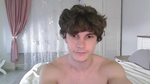 Snapshot of eric_crush chatting on May 18, 4:40 am Eric Crush online show from May 18, 4:40 am