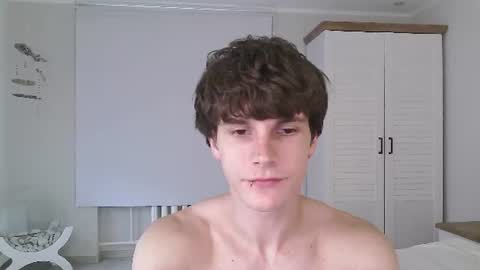 Snapshot of eric_crush chatting on June 11, 4:32 am Eric Crush online show from June 11, 4:32 am