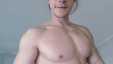 Snapshot of eric_crush chatting on June 17, 4:15 am Eric Crush online show from June 17, 4:15 am