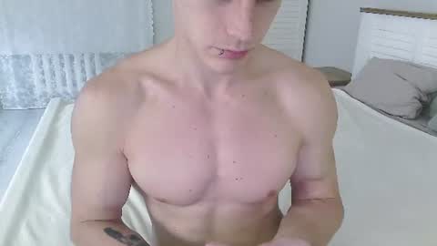 Snapshot of eric_crush chatting on June 22, 4:20 am Eric Crush online show from June 22, 4:20 am