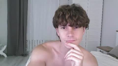 Snapshot of eric_crush chatting on July 29, 4:10 am Eric Crush online show from July 29, 4:10 am