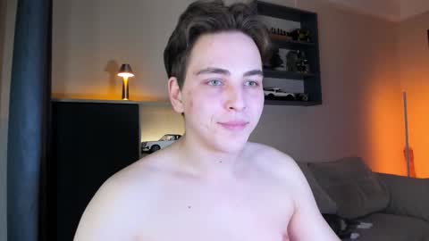 Snapshot of eric_ether chatting on March 9, 7:29 pm Eric online show from March 9, 7:29 pm