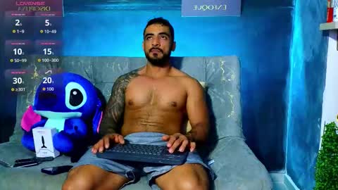 Snapshot of eric_harrison1 chatting on October 28, 10:12 pm Brayan online show from October 28, 10:12 pm