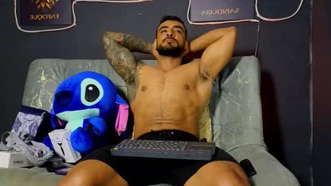 Snapshot of eric_harrison1 chatting on November 25, 10:10 pm Brayan online show from November 25, 10:10 pm