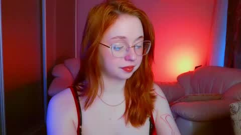 Snapshot of erica_nelson chatting on May 3, 1:00 am Erica 3 online show from May 3, 1:00 am