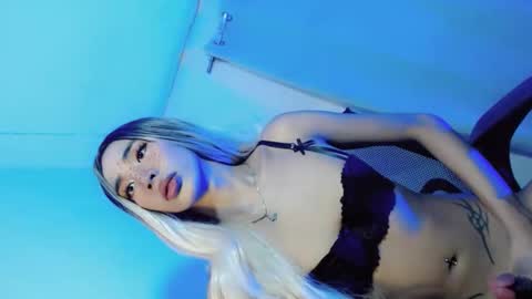 Snapshot of erica_walker chatting on March 20, 11:15 am erica_walker online show from March 20, 11:15 am