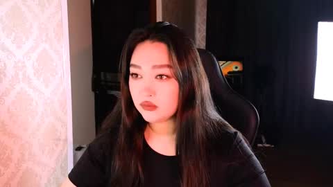 Erica Wayne online show from November 20, 9:20 am