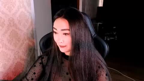 Snapshot of erica_wayne chatting on July 3, 5:03 am Erica Wayne online show from July 3, 5:03 am