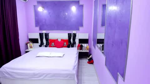 Erica online show from October 7, 3:47 am